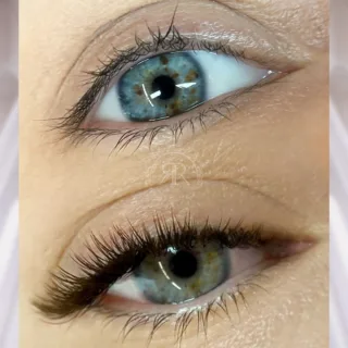 Extensions de cils by @raiko_beauty 
Effet NATURAL WET MASCARA 
Color Natural Brown by @swisslashes.ch 
Lashes for @mimi_extensioncils 

Raiko Beauty 
Avenue de France 36
1004 Lausanne 

#cilslausanne #raikobeauty #lashmaker #formationextensiondecils #extensiondecilslausanne #lashexpert #cilsacils #extensionscilslausanne #cilsmascaralausanne #formationextensioncilssuisse #swisslashes