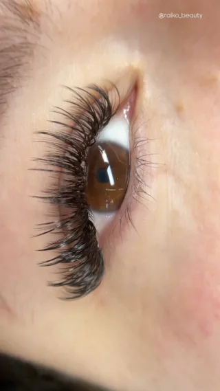 ✨ La perfection réside dans les détails ✨

Chaque cil compte, chaque courbe est pensée pour sublimer votre regard. Chez Raiko Beauty, nous maîtrisons l’art des extensions de cils avec une précision absolue, adaptée à la morphologie unique de vos yeux.

Envie d’un regard intense et harmonieux, conçu spécialement pour vous ? ✨ Écrivez-nous en message privé pour découvrir l’effet parfait qui révélera toute la beauté de vos yeux.

📍 Raiko Beauty
📍 Avenue de France 36, 1004 Lausanne

#RaikoBeauty #ExtensionsCilsLausanne #RegardParfait #VolumeRusse #CilsNaturels #LashArtist #PerfectionDuRegard #SublimerVotreRegard #BeautyLashes #LashGoals #cilslausanne #raikobeauty #lashmaker #formationextensiondecils #extensiondecilslausanne #foxlashes