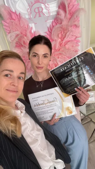 Deux jours riches en découvertes avec Daniela, venue spécialement d’Angleterre pour suivre la formation en extensions de cils chez moi, à Lausanne.
Motivée, attentive et passionnée, elle a rapidement compris les subtilités de la théorie et s’est lancée avec assurance dans la pratique.
Je lui souhaite beaucoup de succès, de patience et de confiance dans ce beau chemin qui commence.
Merci pour ta confiance, Daniela — et bienvenue dans le monde magique du regard !

Raiko Beauty
Avenue de France 36, 1004 Lausanne

#formationcil #formationcillausanne #extensionsdecils #formationextensionsdecils #volumecil #volumelash #lashtraining #lashacademy #raikobeauty #raikobeautylausanne #beautylausanne #lashartistlausanne #cilalausanne #lashvolumetraining #lashtraininglausanne #lashlove #lashpassion #lashlife #cilssuisse #formationsuisse #formationcilssuisse #lashbusiness #lashcourse #lashschool #lashmapping