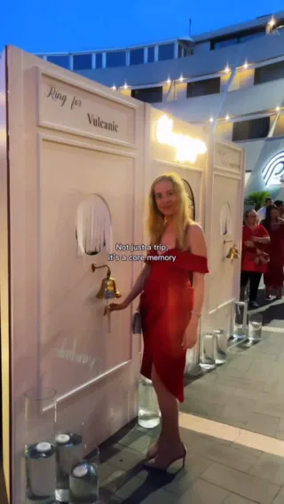 ✨ Vulcanic Live Championship – Sicile, Italie 🇮🇹 | 7–9 juin 2025

Trois jours intenses et inoubliables…
Entre championnat, congrès professionnel et un gala final empreint d’émotions, j’ai eu l’honneur de participer à cet événement exceptionnel en tant que juge.

Ce fut un véritable voyage à travers l’art de l’extension de cils, la découverte de talents incroyables, des collègues inspirantes, et des moments de partage profonds.

✨ Merci pour cette organisation magnifique, ces échanges enrichissants et cette atmosphère empreinte de beauté, de passion et d’élégance. @vulcanic_live_competition  @dafne_lashes 
Tout cela a été possible grâce à — et à cause de — notre merveilleux métier, qui nous unit au-delà des frontières.

Fière de représenter Raiko Beauty au cœur de cette célébration internationale de l’excellence professionnelle.

#RaikoBeauty #ExtensionDeCils #ChampionnatItalie #VolcanicLifeChampionship #LashChampionship #LashJudge #BeautéProfessionnelle #CongrèsBeauté #SoiréeGala #CilsEtPassion #RaikoEnSicile #Italie2025 #LashIndustry #RencontresProfessionnelles