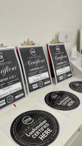 ✨ Une journée immersive de formation MyLamination ✨
Aujourd’hui, mes élèves ont plongé dans l’univers du LashLift et du BrowLift by MyLamination 🌿

💼 Au programme :
📚 Une présentation théorique complète
🧴 Découverte du kit professionnel MyLamination
🎓 Démo en live d’un combo Lash & Brawlift sur modèle
💪 Mise en pratique par les élèves, sous mon œil attentif
💡 Astuces, conseils et perfection technique tout au long de la journée
📜 Et bien sûr… certificat officiel de l’Académie MyLamination remis en fin de formation !

Un grand bravo à toutes pour votre motivation et votre talent ! 🌟

👉 Intéressée par la prochaine session ?
📩 Écris-moi en message privé pour plus d’infos.
📍Raiko Beauty – Avenue de France 36, 1004 Lausanne

#MyLamination #LashLiftLausanne #BrowLiftLausanne #FormationEsthétique #LashArtistSuisse #RaikoBeautyAcadémie #FormationBeauté #ExtensionsDeCils #FormationLashLift #FormationBrowLift #AcadémieMyLamination #BeautyBusinessSuisse