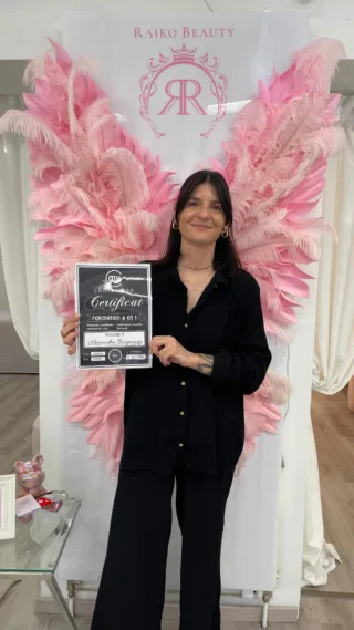 Une journée immersive de formation MyLamination ✨
Aujourd’hui, j’ai eu le plaisir d’accompagner une élève exceptionnelle dans son entrée dans l’univers du LashLift et du Brow lift by MyLamination 🌿

💼 Au programme :
📚 Présentation théorique approfondie
🧴 Découverte du kit professionnel MyLamination
🎓 Démonstration en direct d’un combo Lash & Brawlift
💪 Mise en pratique de la technique par mon élève, sous ma supervision
💡 Partage de conseils exclusifs, d’astuces de pro et de toute mon expertise
📜 Et bien sûr… remise du certificat officiel de l’Académie MyLamination !

🙏 Merci à mon élève pour sa confiance. Je suis honorée de l’avoir introduite dans cet univers passionnant et de lui avoir transmis tout mon savoir-faire. Je lui souhaite beaucoup de réussite et de belles réalisations dans sa pratique à venir. 🌟

👉 Envie de te former toi aussi au LashLift & Brawlift by MyLamination ?
📩 Écris-moi en message privé pour plus d’infos.
📍Raiko Beauty – Avenue de France 36, 1004 Lausanne

#MyLamination #LashLiftLausanne #BrowLiftLausanne #FormationEsthétique #LashArtistSuisse #RaikoBeautyAcadémie #FormationBeauté #ExtensionsDeCils #FormationLashLift #FormationBrowLift #AcadémieMyLamination #BeautyBusinessSuisse