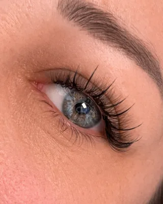 📸✨ Zoom sur le Spike Lash Effect signé Raiko Beauty
Un regard audacieux, précis et puissant – maîtrisé jusqu’au dernier cil. 💥
Cette technique signature transforme chaque pose en œuvre stylée et contemporaine.

Tu es lash artist et tu veux perfectionner ton art avec une méthode qui attire tous les regards ?
📩 Écris-moi dès maintenant pour recevoir les infos détaillées sur la formation Spike Lash Effect by Raiko Beauty.

🧠 Technique avancée
🎓 Certification
📍 À l’Institut Académie Raiko Beauty – Avenue de France 36, 1004 Lausanne
🔜 Lancement très bientôt – les places sont limitées.

Forme-toi avec précision, élégance… et impact.
Rejoins l’élite des lash artists.

#SpikeLashEffect #RaikoBeautyAcadémie #FormationCilsLausanne #LashTrainingSuisse #ExtensionsDeCils #LashProSuisse #LashEffectSignature #RaikoBeautyFormation #LashAcademy #LausanneBeauty #CilsParfaits #PerfectionnementCils
