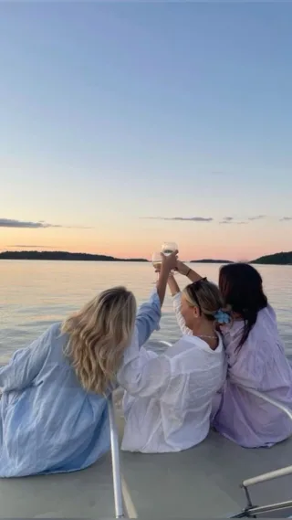 ✨ My Vibe ✨
Nous transformons des regards… et bien plus encore.
Chez Raiko Beauty, chaque geste est un élan de passion, chaque cliente une nouvelle histoire.
Avec mes collègues, nous créons un espace de beauté, de confiance et de puissance féminine.
Ce n’est pas juste un travail — c’est une vocation : révéler la lumière en chaque femme. 💖
#MyVibe #RaikoBeauty #NousTransformons #BeautéAvecPassion #ForceFéminine #RegardSublimé #TeamRaiko #InspirationBeauté