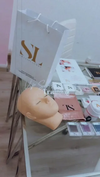 Préparation de la formation VIP de perfectionnement en extensions de cils 🤍

EXTENSIONS DE CILS
- Cil à cil classique
- Volume russe 3-6D
- 2 en 1 cil à cil et volume russe préfait
- Formation complète 3 en 1: cil à cil, volume russe préfait et volume russe 3-6D
- Formation de perfectionnement Effet eye-liner et Foxy 
- Formation de perfectionnement Pro Color Expert et  effets trendy KimK, Kylie
- Devenir Trainer Swiss Lashes en extension de cils
- Webinaire « 10 secrets du mega volume »
- Webinaire « La rétention parfaite en extension de cils. »