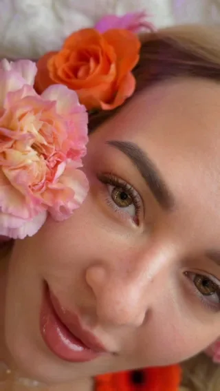 Effet Wispy Naturel & Élégant ✨
Des cils légers, texturés et pleins de douceur…
Réalisés avec les extensions marron Swiss Lashes, pour un regard subtil et raffiné — l’équilibre parfait entre naturel et sophistication 🤎

📅 Envie de sublimer votre regard ?
Réservez votre rendez-vous directement sur notre site 🌐

🎓 Et pour les professionnelles passionnées, découvrez tous les secrets de cette technique signature lors de notre Wispy Lash Masterclass, le 30 novembre 2025 💫

#RaikoBeauty #SwissLashes #WispyLashes #ExtensionsDeCils #LashArtist #WispyEffect #LashMasterclass #BeautyLausanne